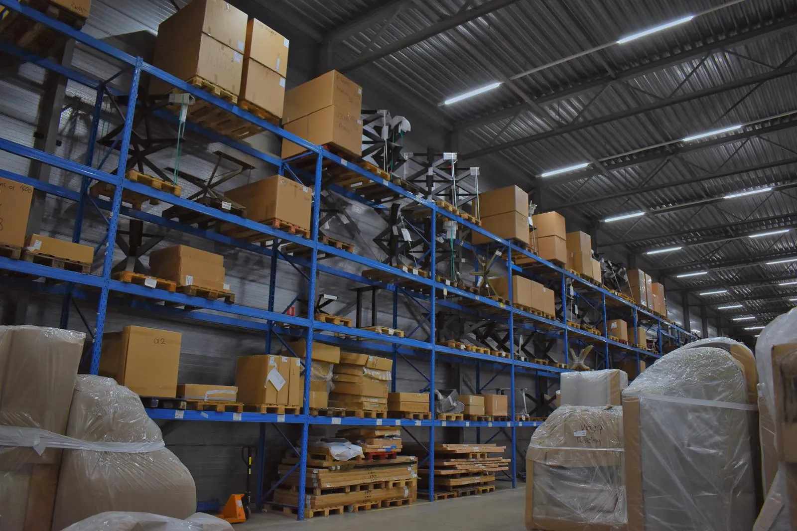 ASD Logistiek magazijn met hoge opslagstellingen in Tilburg